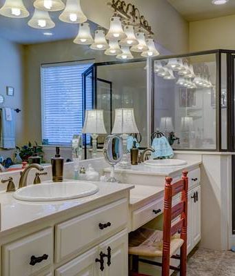 Arredo bagno: l’eleganza intramontabile dei mobili classici Sanitari bagno