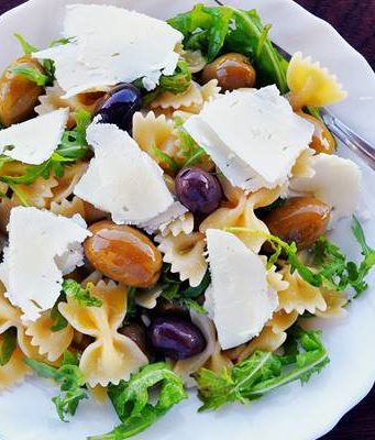 Cibi freschi: come combattere il caldo a tavola Ricetta insalata di pasta fredda