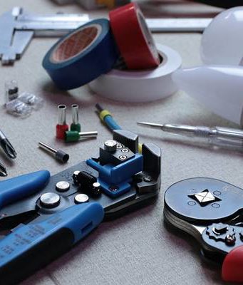 La manutenzione degli impianti elettrici sul posto di lavoro Manutenzione impianti elettrici sul lavoro