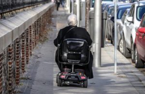 Carrozzine elettriche e scooter per disabili: dove possono circolare Scooter per disabili codice della strada
