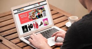 Il regalo di Natale perfetto? Cercatelo online Regalo di Natale perfetto online