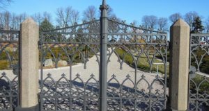 Come scegliere i cancelli in ferro: dona alla tua proprietà un tocco di classe Cancelli in ferro battuto