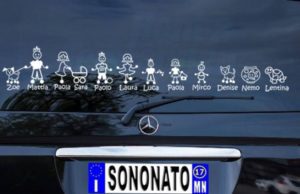 Adesivi famiglia nelle auto: una tendenza sempre più diffusa Adesivo auto famiglia