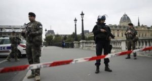 Parigi: un funzionario della prefettura ha ucciso quattro agenti Attacco prefettura Parigi