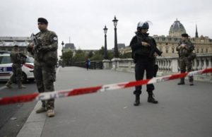 Parigi: un funzionario della prefettura ha ucciso quattro agenti Attacco prefettura Parigi