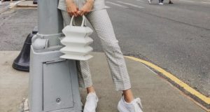 Dai maxi-dress ai chemisier: i migliori outfit da abbinare alle sneakers da donna Sneakers donna Hogan