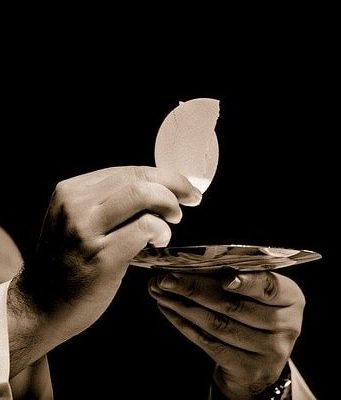 Esequie, quale colore per i paramenti liturgici del parroco Paramenti liturgici