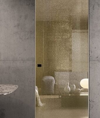 Porta scorrevole in vetro: quali sono i pro e contro? Porte scorrevoli in vetro