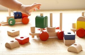 Giocattoli plastic-free: le grandi aziende verso scelte più ecologiche Giocattoli ecologici