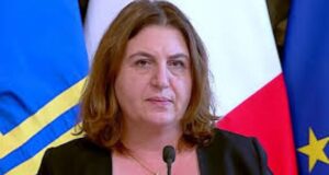 La ministra del Lavoro assicura di prologare il blocco licenziamenti Nuncia Catalfo