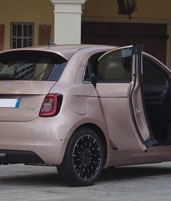 Fiat 500 3+1 elettrica: scheda tecnica prezzo e dimensioni Nuova Fiat 500 3+1