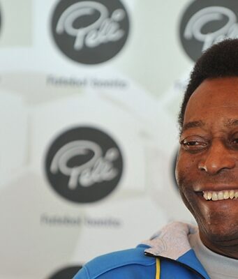 Pelé compie 80 anni: “Grazie a Dio che mi ha fatto arrivare a questa età in salute e lucido” Pelè
