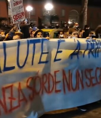 Scontri e tensione ieri in diverse città italiane durante le manifestazioni Proteste Dpcm