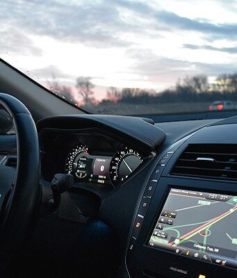 Cambia il codice della strada: introdotta la PEC per gli automobilisti Proroga revisione auto e patenti