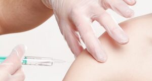 Prenotazioni vaccino anti Covid ultime notizie: quando iniziano le vaccinazioni per gli over 80? Vaccino antinfluenzale