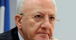 Campania, scuole chiuse dal 1° marzo: l’ordinanza di Vincenzo De Luca Arzano zona rossa