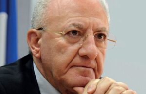 Campania, scuole chiuse dal 1° marzo: l’ordinanza di Vincenzo De Luca Arzano zona rossa