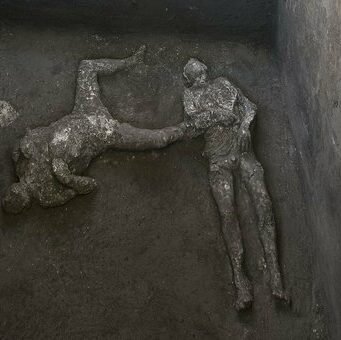Pompei: scoperti due corpi intatti negli scavi archeologici Scoperta agli Scavi di Pompei