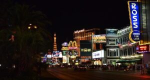 Lo strano caso di Burger King che invita a mangiare da McDonald’s Burger King