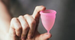 Coppette mestruali: cosa sono, come si usano e controindicazioni Coppetta mestruale
