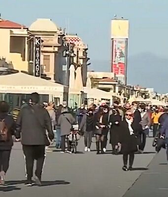 Coronavirus: coppia sposata da 63 anni muore lo stesso giorno Assembramenti Covid