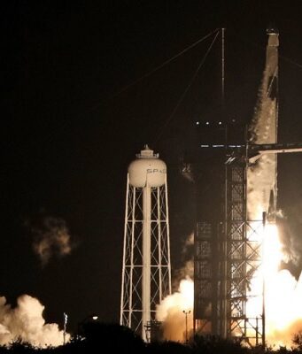 Lanciata la Crew Dragon, la capsula spaziale di Elon Musk Crew Dragon Elon Musk