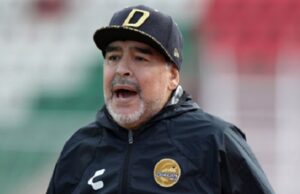 Pausini: polemica sulle dichiarazioni per la morte di Maradona, interviene la Mannoia Diego Armando Maradona