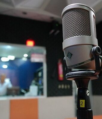 Violenza sulle donne, Elodie: “Bisogna puntare tutto sui nostri figli” Radio