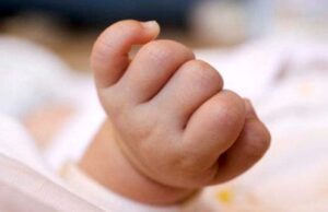 Ragusa: neonato abbandonato e gettato nella spazzatura Neonato