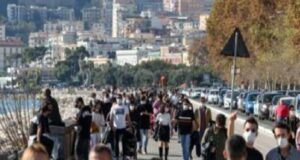 Folla in centro a Torino e Milano dopo la riapertura: “Immagini inaccettabili” Ordinanza