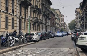 Milano, rapina in banca, dipendenti in ostaggio: la Polizia circonda l’edificio Rapina Banca Milano