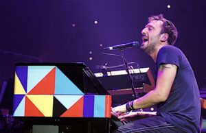 Let them talk: il libro di Cesare Cremonini in cui parla di musica e schizofrenia Cesare Cremonini