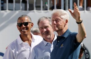 Vaccino Covid: Obama, Bush e Clinton si fanno vaccinare in diretta tv Obama Clinton e Bush vaccino