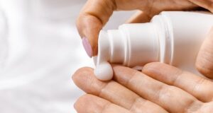 Skin care: dalla giapponese all’indiana, come realizzarla Crema mani