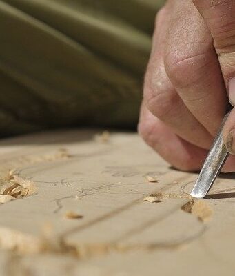 La fresatura del legno per creare decorazioni e modanature Fresatura legno