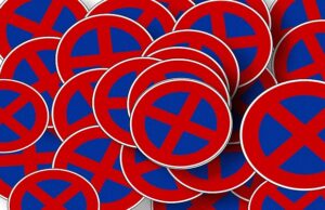 Divieto di sosta: quando è possibile annullare la multa