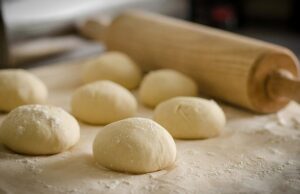 La pinsa romana fra tradizione e gusto: consumiamola anche durante le feste Pinsa romana