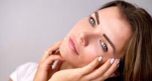 Fondotinta: come scegliere quello perfetto Trucco effetto lifting