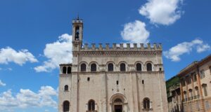 Natale a Gubbio 2022: tra mercatini e city escape Gubbio Umbria