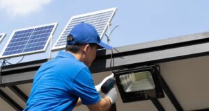 Lampioni e fari a energia solare: la scelta più green per il nostro giardino Faro a led