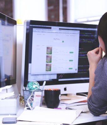 Come sfruttare l’intelligenza artificiale nel campo dell’e-learning Lavoro ufficio