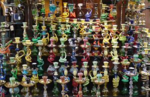 Shisha e narghilè: come si usano e principali differenze Shisha e Narghilè