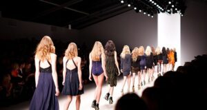 Quali sono le tendenze moda 2024 emerse dalle Fashion Weeks Tendenze moda 2024