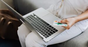 Perché si acquista online? Una classifica svela gli oggetti più cercati Acquisti online