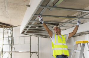 Abbigliamento ad alta visibilità: cos’è e perchè creare dei capi personalizzati