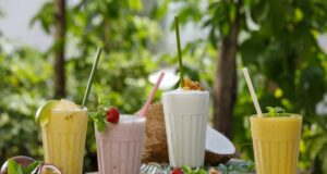 Smoothie estivi: benefici, ingredienti e consigli per ricette sane e leggere Smoothie estivi