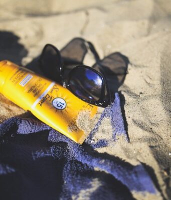 Come scegliere la crema solare giusta per l’estate 2025 Come scegliere la crema solare