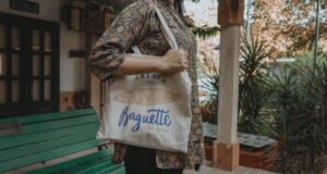 9 modi creativi di usare le borse shopper nella tua routine quotidiana Shopper personalizzate in cotone