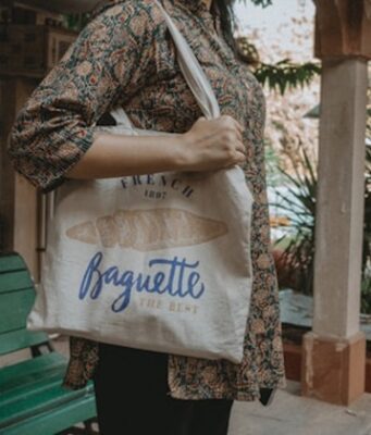 9 modi creativi di usare le borse shopper nella tua routine quotidiana Shopper personalizzate in cotone
