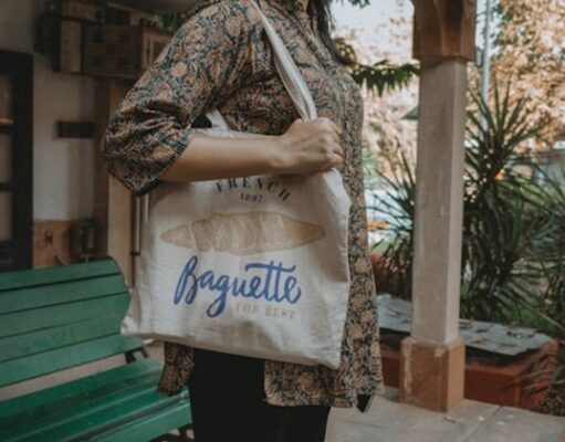 9 modi creativi di usare le borse shopper nella tua routine quotidiana Shopper personalizzate in cotone